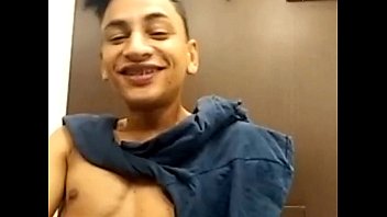 Preview 1 of Tkw Di 3 Some - Novinho favelado mostra a pica gostosa na cam