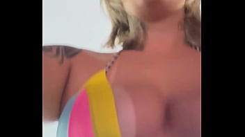 Preview 2 of School Uniform Deepthroat - Fui na Academia de frente da praia de Copacabana nossa entrei toda molhada deu um tes&atilde_o treina s&oacute_ de biqu&iacute_ni fio dental fiquei toda molhadinha !