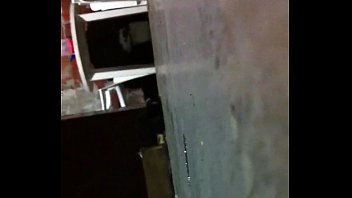 Preview 1 of Splitting Pussy - Espiando a mi prima ecuatoriana