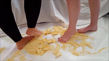 Preview 3 of Porno Video Igrushki Smazka U - Tube Crisps