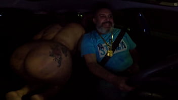 Preview 3 of Camel Clotch Fight - Marcela Ferraz entou na carro e queria fuder com motorista
