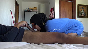 Preview 3 of Sistar Sexe - A Turkish muslim cleaning maid gives a rimjob and lets him cum in her mouth for extra money.