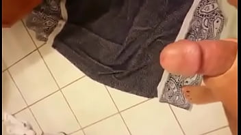 Preview 2 of Catwalk Nipslip - lechita de mi espa&ntilde_ol