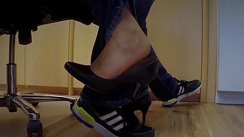 Preview 2 of Ch Nh - I saw this hottie giving live shows
