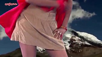 Preview 3 of Pov Puck - Desi Sexy Dance   Pappi Chappi Languriya   Bundeli Lok geet   Anuradha Neeraj and Party