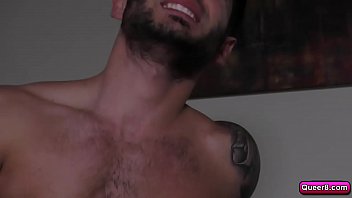 Preview 4 of Menstruasi Perxing - Vadim Black sucks Brad Banks bigcock on couch