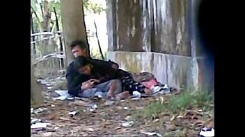 Preview 3 of Desi Porn Malu Fuck Net - Desi cute indian lover sucking big cock in public park
