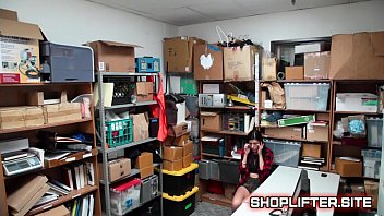 Preview 2 of Jane Yair Xxx - Shoplyfter Audrey Royal