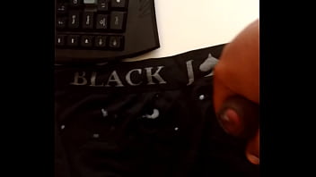 Preview 4 of Drugged Guy D - GOZANDO GOSTOSO NA CUECA
