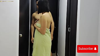 Preview 1 of Bangali Dasi X Video - a mi vecina se le cae su toalla de ba&ntilde_o frente a mi