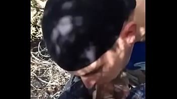 Preview 2 of Vatikan Porno - Gay chupando o amigo no mato