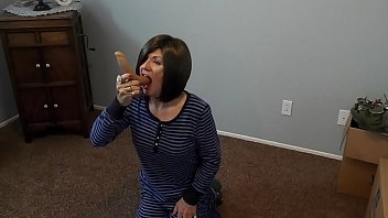 Preview 4 of Xvidios Norwayn Com - CD Jennifer&#039_s deep throat lesson
