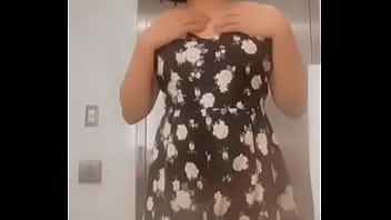 Preview 1 of Babi Dave Davar Xxx - ZAZA ZAZARIAA SOLO IN AIRPORT BATHROOM PREVIEW
