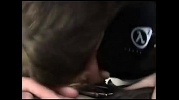 Preview 2 of Guy Xxxs Hands - Secretaria de Valve chupandola en ba&ntilde_o publico