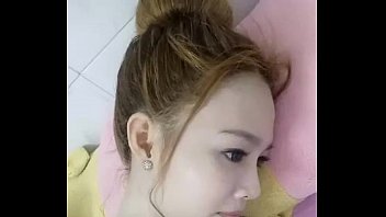 Preview 2 of Suck Talk To Husband - C&ocirc_ng Ch&uacute_a Banh Bướm vietnam girl show her boob 2
