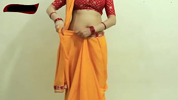 Preview 2 of Top Noobs - Sexy Girl Saree Tutorial