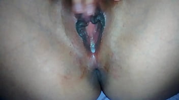 Preview 4 of Grup Arabsex - Mar&iacute_a se toca con mi leche y su menstruaci&oacute_n