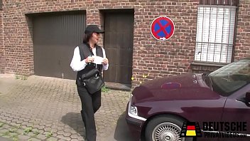 Preview 1 of Foot Fetish In House - Alte Politesse will gefickt werden