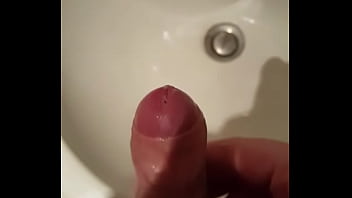 Preview 2 of Carine Mokonzi Vidos Porno - Me masturbating in sink