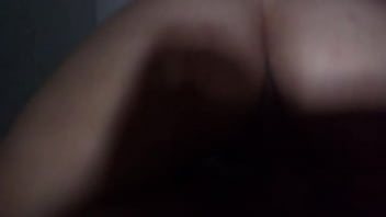 Preview 1 of Ile Runion - aquecendo esposa pra levar na casa de amigo