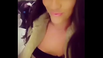 Preview 2 of Amateur Boy Seduce Aunt - Aline tavares a musa trans do xvideos