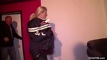 Preview 3 of Dindigul Sbm Girl Sex Xxx Videos - Biker Mutti wird durchgefickt von Fremden auf ihrer Tour