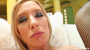 Preview 3 of Mandy Muse Stepsister - Stella being solo masturbating on Give Me Pink with passion