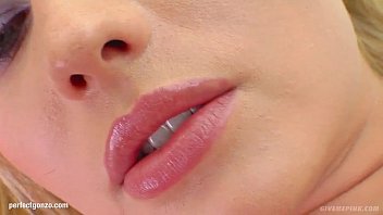 Preview 4 of Il Vampiro E Le Succhion - Nikol W being solo masturbating on Give Me Pink with passion