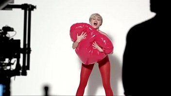 Preview 1 of Xxxinmouthfull - Bitch miley cyrus in pantyhose