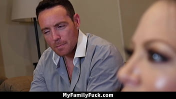 Preview 1 of Lil Sonya - Gorgeous Stepdaughter Sucking Her Stepdad&#039_s Cock Behind Stepmom&#039_s Back - Myfamilyfuck