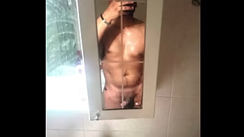 Preview 2 of Malaysia Hotel Room - Il signor Walter Basilio,  un grande attore porno,  decide di posare questi nudi