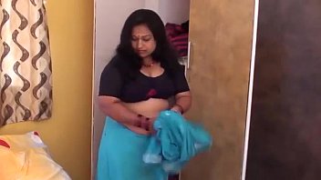 Preview 1 of Julia Inn Videos - HOT AUNTY HER DRESS FOR PLAYINY BASKETBOAL