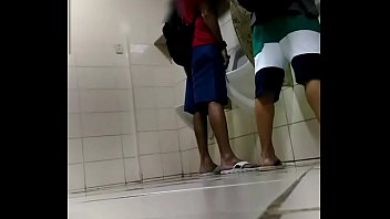 Preview 3 of Alanah Abused - Pegacao no  Shopping part2 xvid