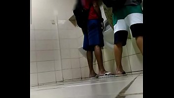Preview 4 of Alanah Abused - Pegacao no  Shopping part2 xvid