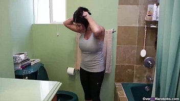 Preview 1 of Sex Ne Tren - over40-Busty milf POV hanjob