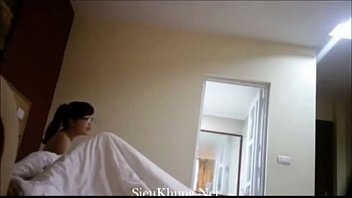 Preview 1 of Ey Mom - VietNam couple fuck nhau.MOV