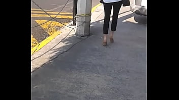 Preview 4 of Miley New - Linda secretaria caminando en tacones