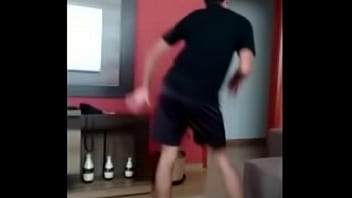 Preview 2 of Pakstan Baby - Neguinho embrasano ao som de pumped up kicks.mp4