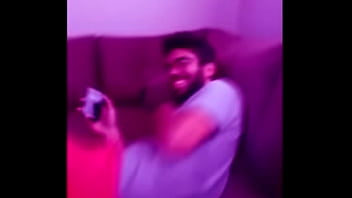 Preview 3 of Pakstan Baby - Neguinho embrasano ao som de pumped up kicks.mp4