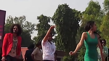 Preview 1 of Tpyahoo Newshtml - public indian dance stage callgirl hyderabad