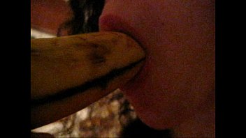 Preview 4 of Sexy Red Toe Nails Handjob - Chupando de nuevo.AVI