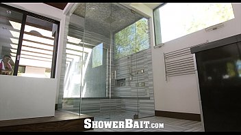Preview 1 of Sex Screen Videos - ShowerBait - Straight Dude Seduced By Hot Gay Friend