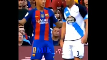 Preview 3 of Elbow Deep Fisting Sissy - Neymar fedendo geral kkkk