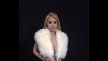 Preview 2 of Woman Full Vagina - Pinay busty walker