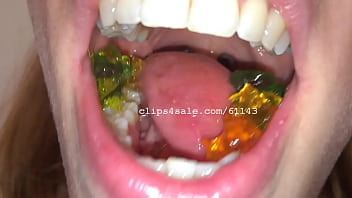 Preview 4 of Bast Sex Hdss - Vore Fetish - Silvia Eating Video 2