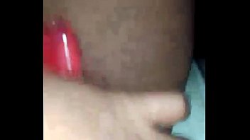 Preview 1 of Zazzars Net Boobs August - Mujer masturb&aacute_ndose reglando
