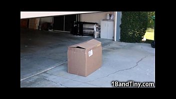 Preview 1 of Venezolana Cogiendo En El Carro - Teen Small Enough To Be Shipped In A Box!