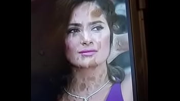 Preview 3 of Tuga Com Namorada Brasileira - My huge cum tribute to Salma Hayek