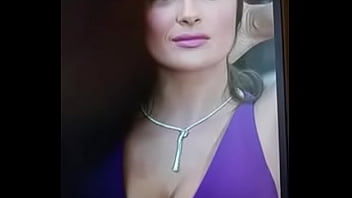 Preview 1 of Tuga Com Namorada Brasileira - My huge cum tribute to Salma Hayek