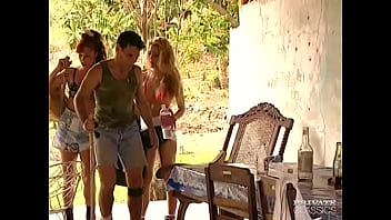 Preview 1 of Encoxando Uma - Love Bus